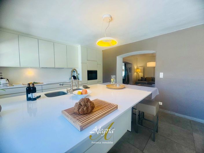 Image No.6-Maison de 8 chambres à vendre à Aups