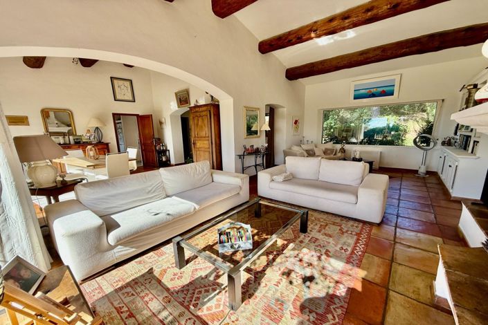 Image No.12-4 Bed House for sale