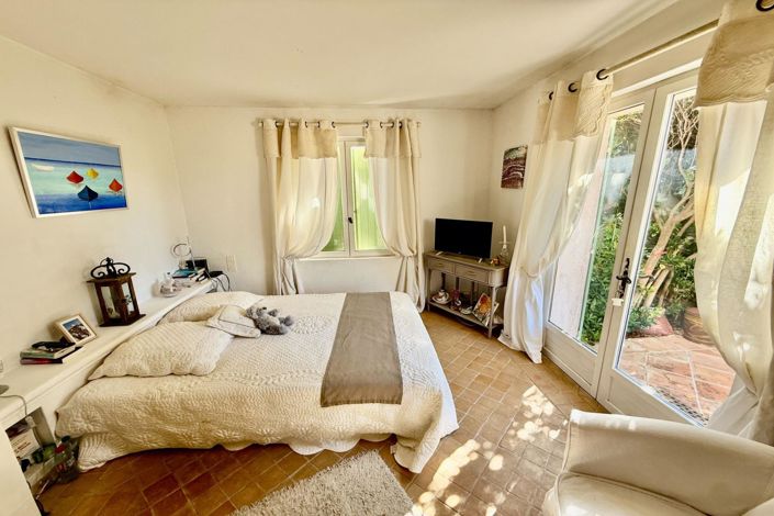 Image No.17-4 Bed House for sale