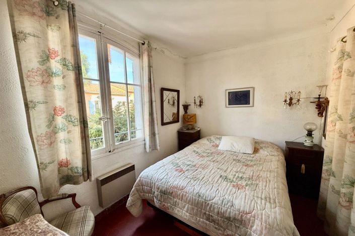 Image No.10-4 Bed House for sale