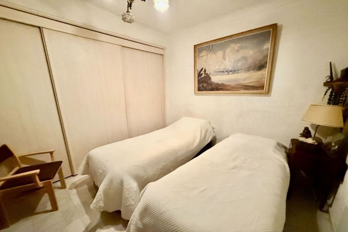 Image No.15-4 Bed House for sale