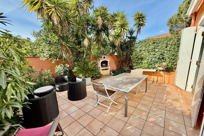 Image No.6-4 Bed House for sale