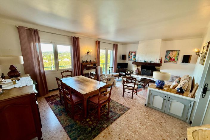 Image No.10-4 Bed House for sale