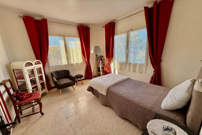 Image No.15-4 Bed House for sale