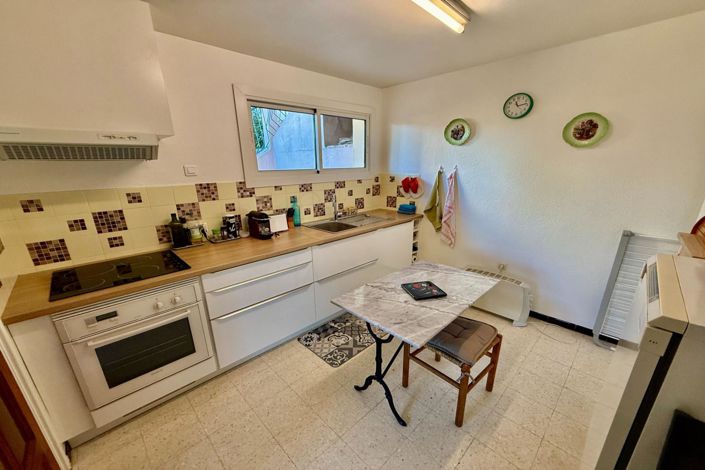 Image No.18-4 Bed House for sale