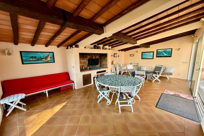 Image No.19-4 Bed House for sale