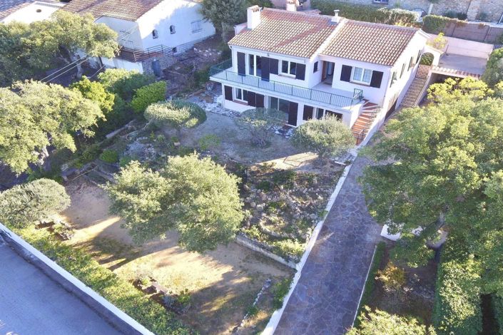 Image No.2-4 Bed House for sale