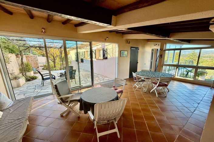 Image No.8-4 Bed House for sale