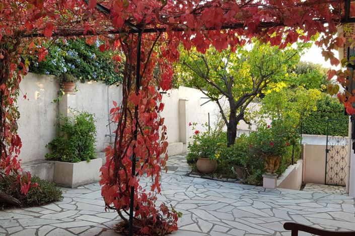 Image No.9-4 Bed House for sale