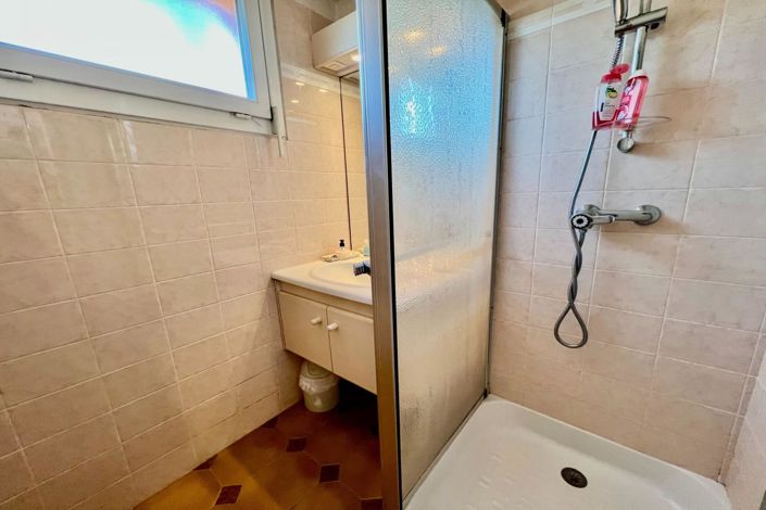 Image No.16-3 Bed House for sale