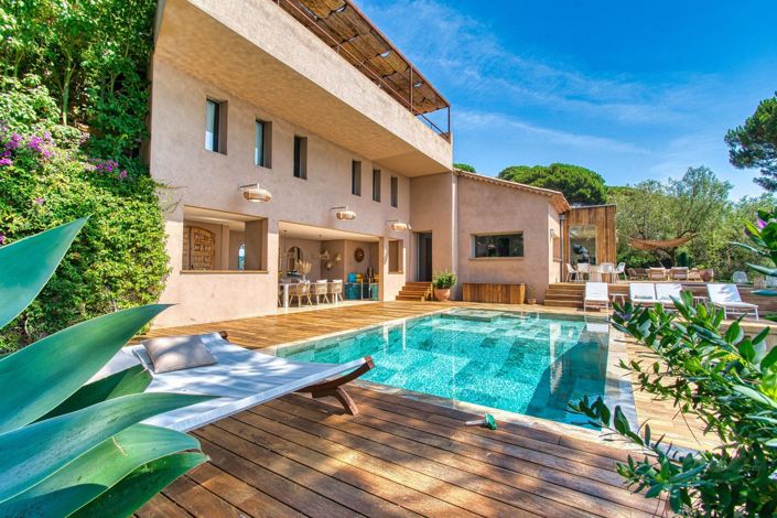 Image No.6-5 Bed House for sale