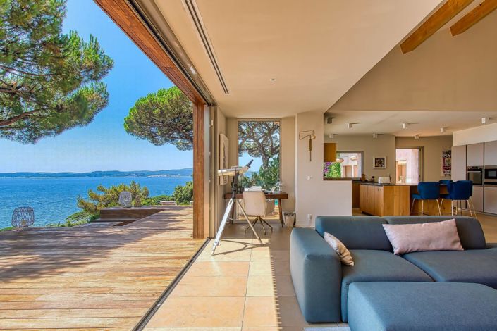 Image No.8-5 Bed House for sale