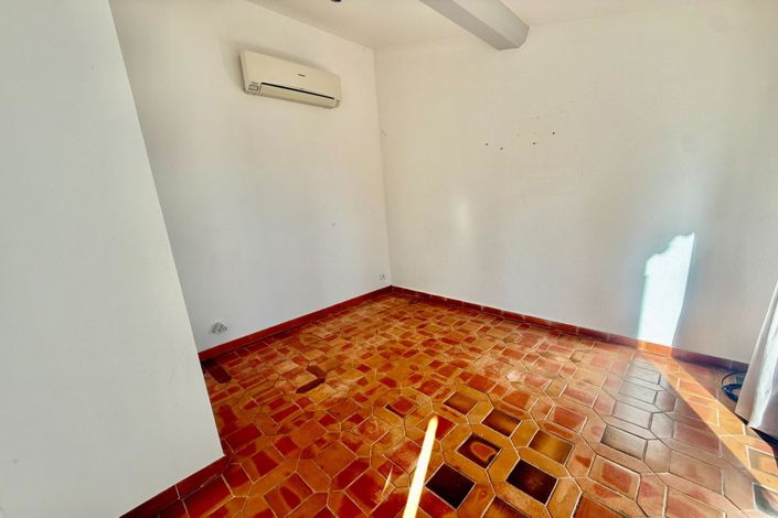 Image No.10-2 Bed House for sale