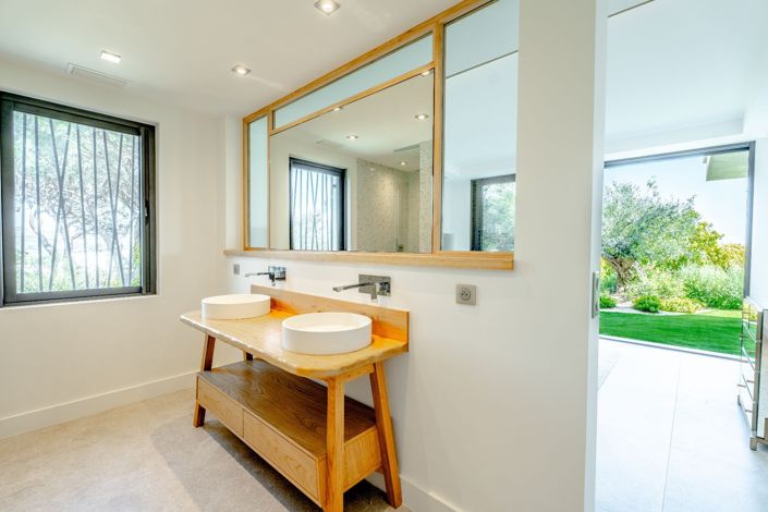 Image No.12-4 Bed House for sale