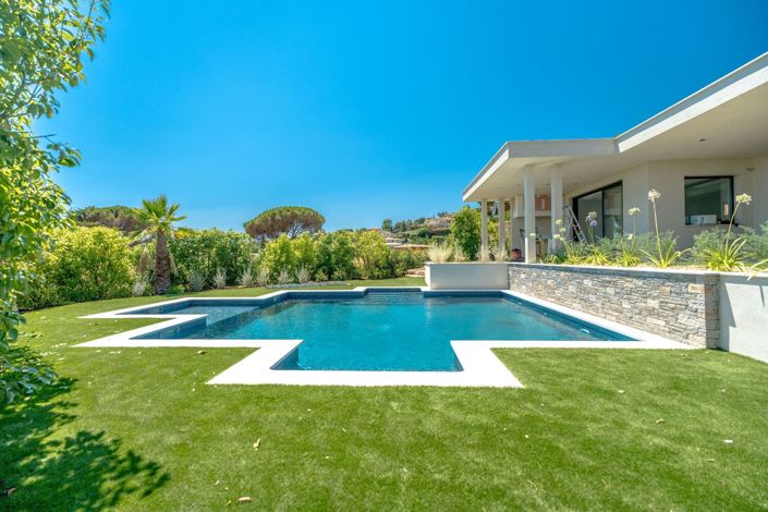 Image No.2-4 Bed House for sale