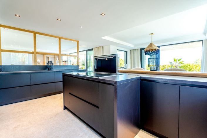 Image No.7-4 Bed House for sale