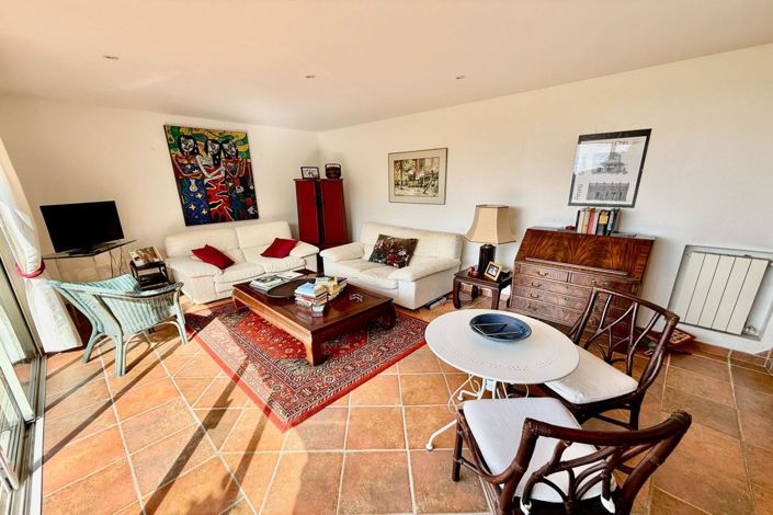 Image No.13-5 Bed House for sale