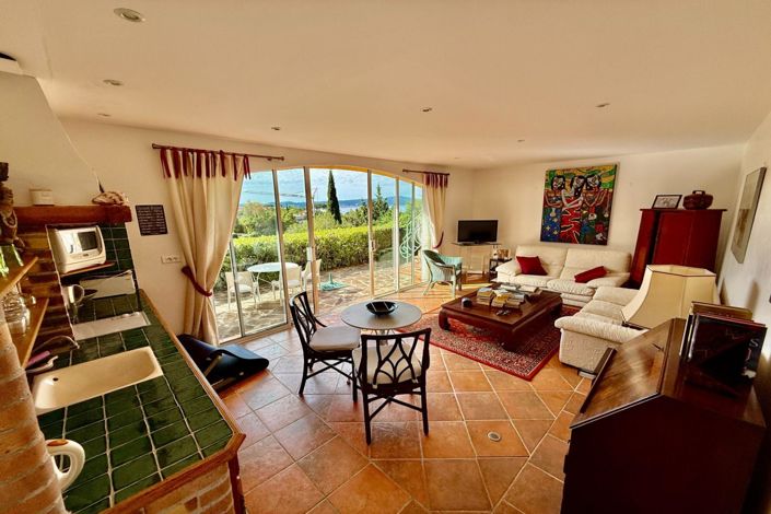 Image No.15-5 Bed House for sale