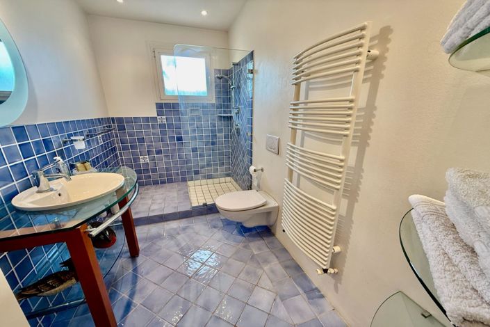 Image No.19-5 Bed House for sale