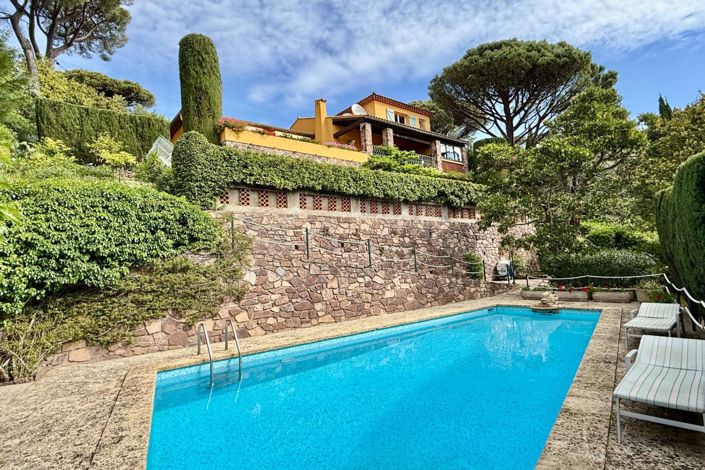 Image No.7-5 Bed House for sale