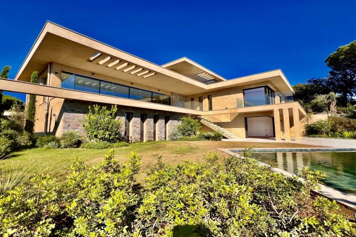 Image No.2-5 Bed House for sale