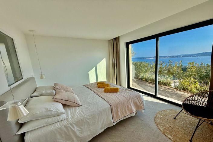 Image No.16-5 Bed House for sale