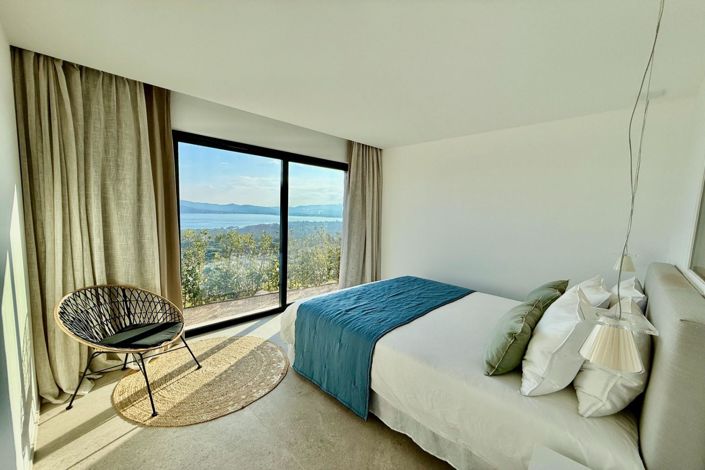 Image No.19-5 Bed House for sale