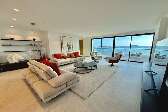 Image No.8-5 Bed House for sale