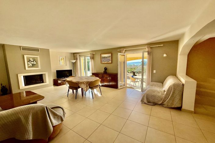 Image No.11-4 Bed House for sale