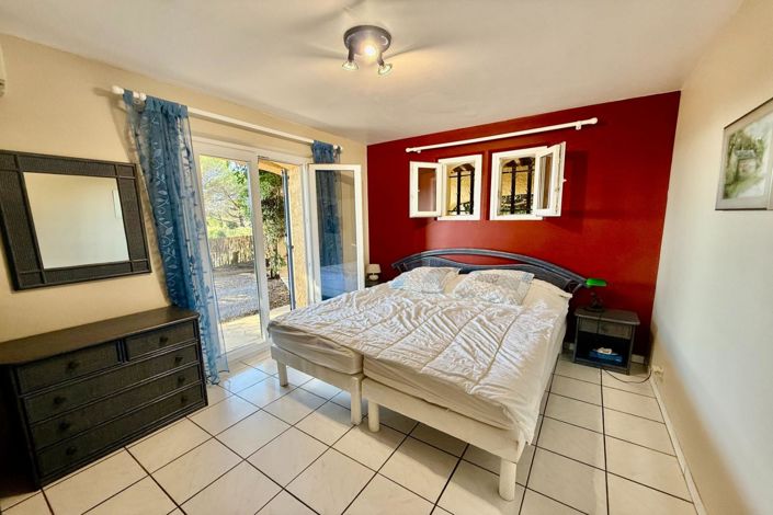 Image No.15-4 Bed House for sale