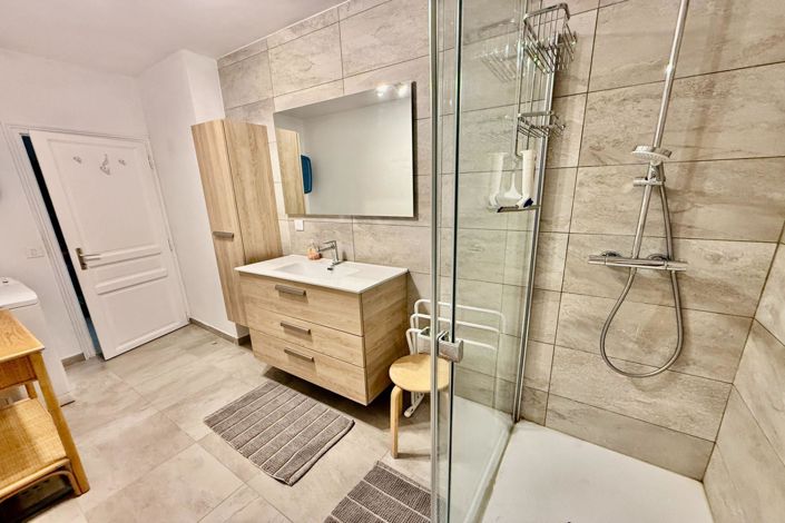 Image No.17-4 Bed House for sale