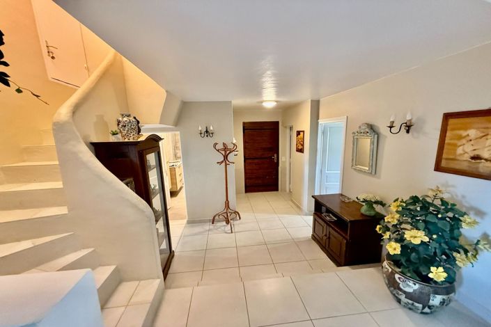 Image No.19-4 Bed House for sale