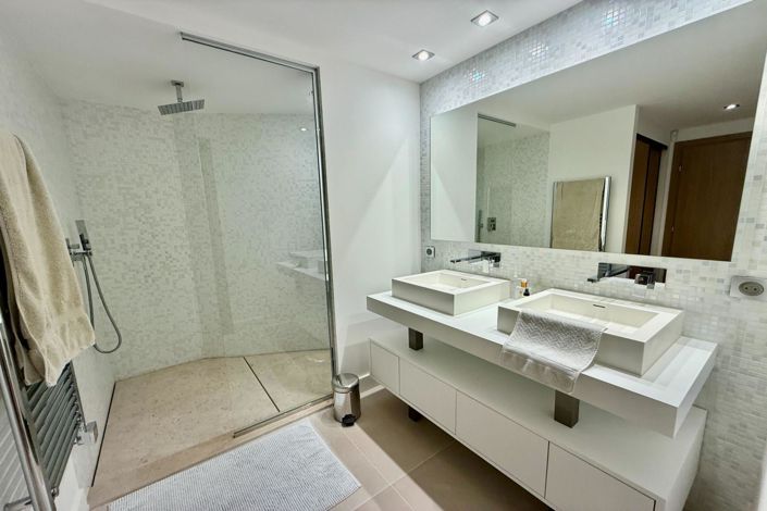 Image No.14-3 Bed House for sale