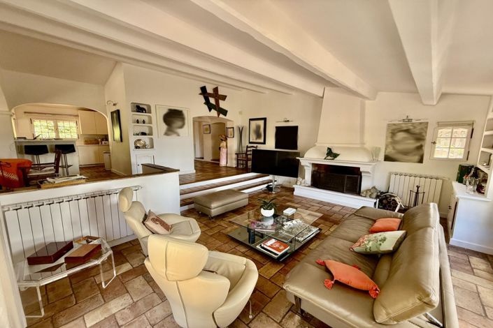 Image No.11-5 Bed House for sale