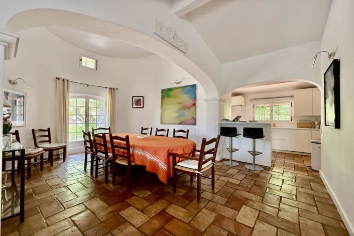 Image No.13-5 Bed House for sale