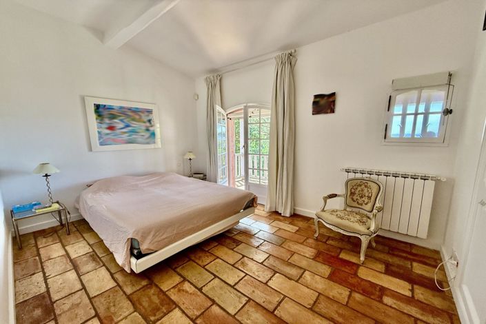 Image No.16-5 Bed House for sale