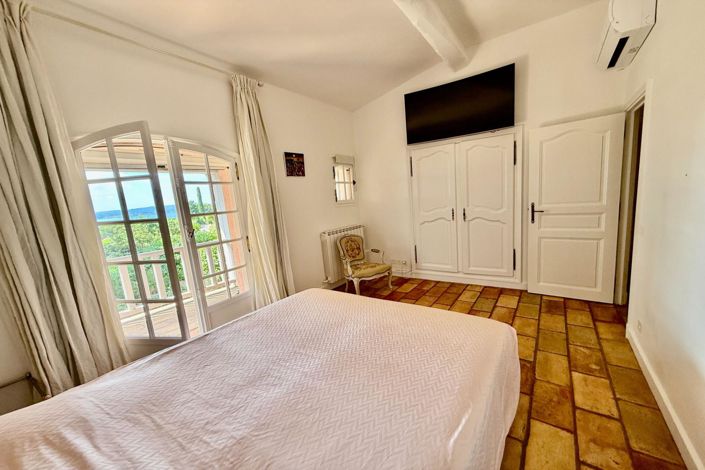 Image No.17-5 Bed House for sale