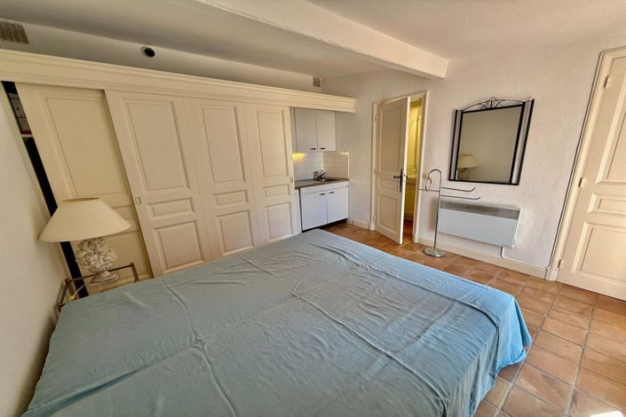 Image No.19-5 Bed House for sale