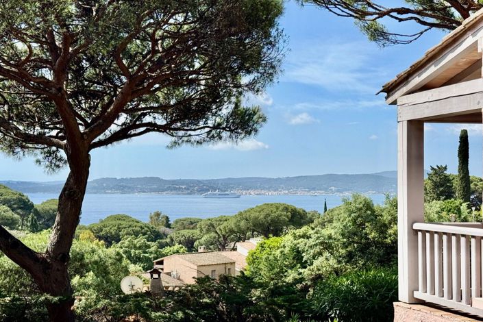 Image No.8-5 Bed House for sale