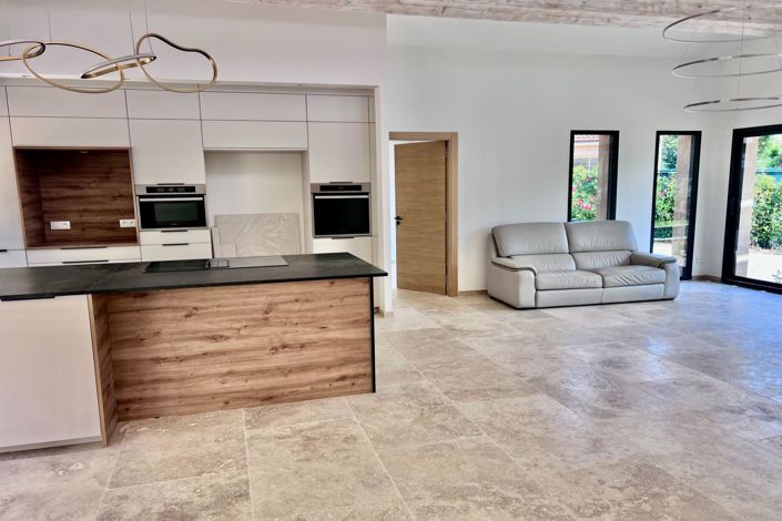 Image No.4-4 Bed House for sale