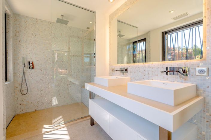 Image No.13-6 Bed House for sale