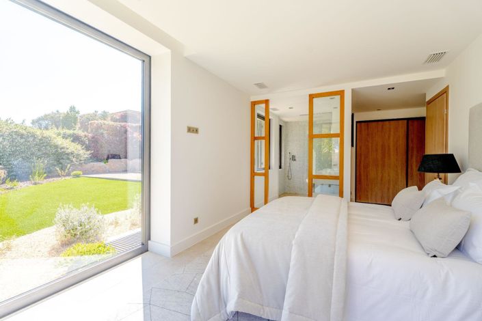 Image No.16-6 Bed House for sale