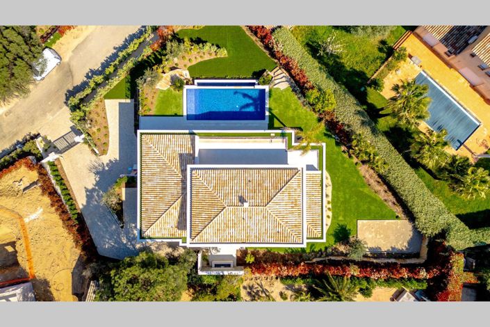 Image No.2-6 Bed House for sale