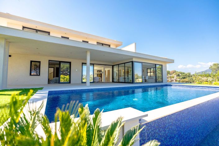 Image No.5-6 Bed House for sale