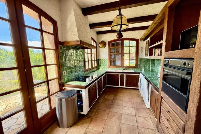 Image No.10-5 Bed House for sale