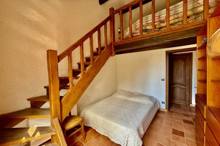 Image No.15-5 Bed House for sale