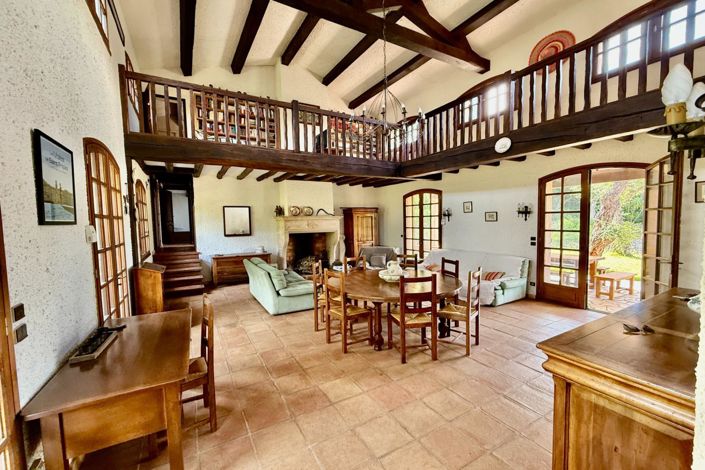 Image No.7-5 Bed House for sale