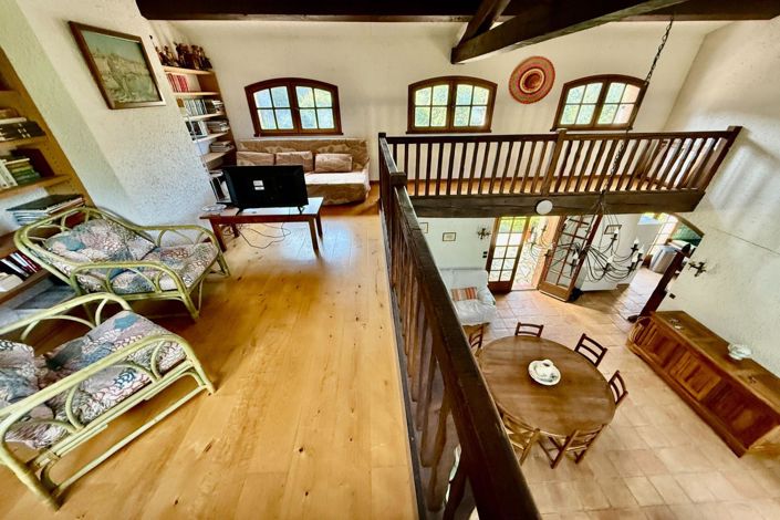 Image No.8-5 Bed House for sale