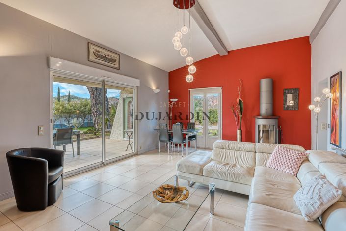 Image No.6-3 Bed House for sale