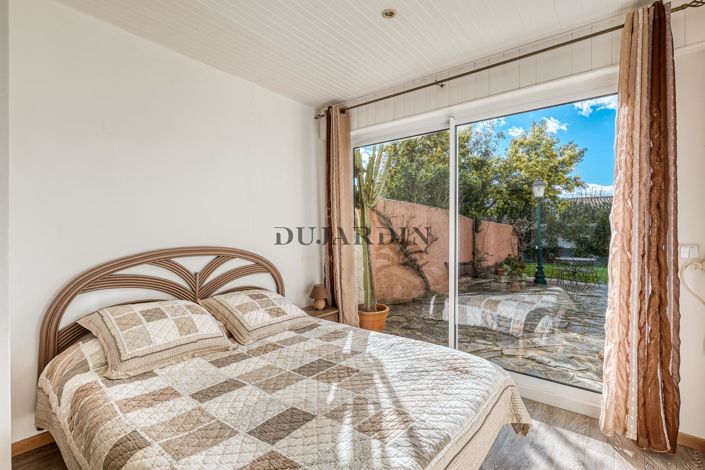 Image No.9-3 Bed House for sale